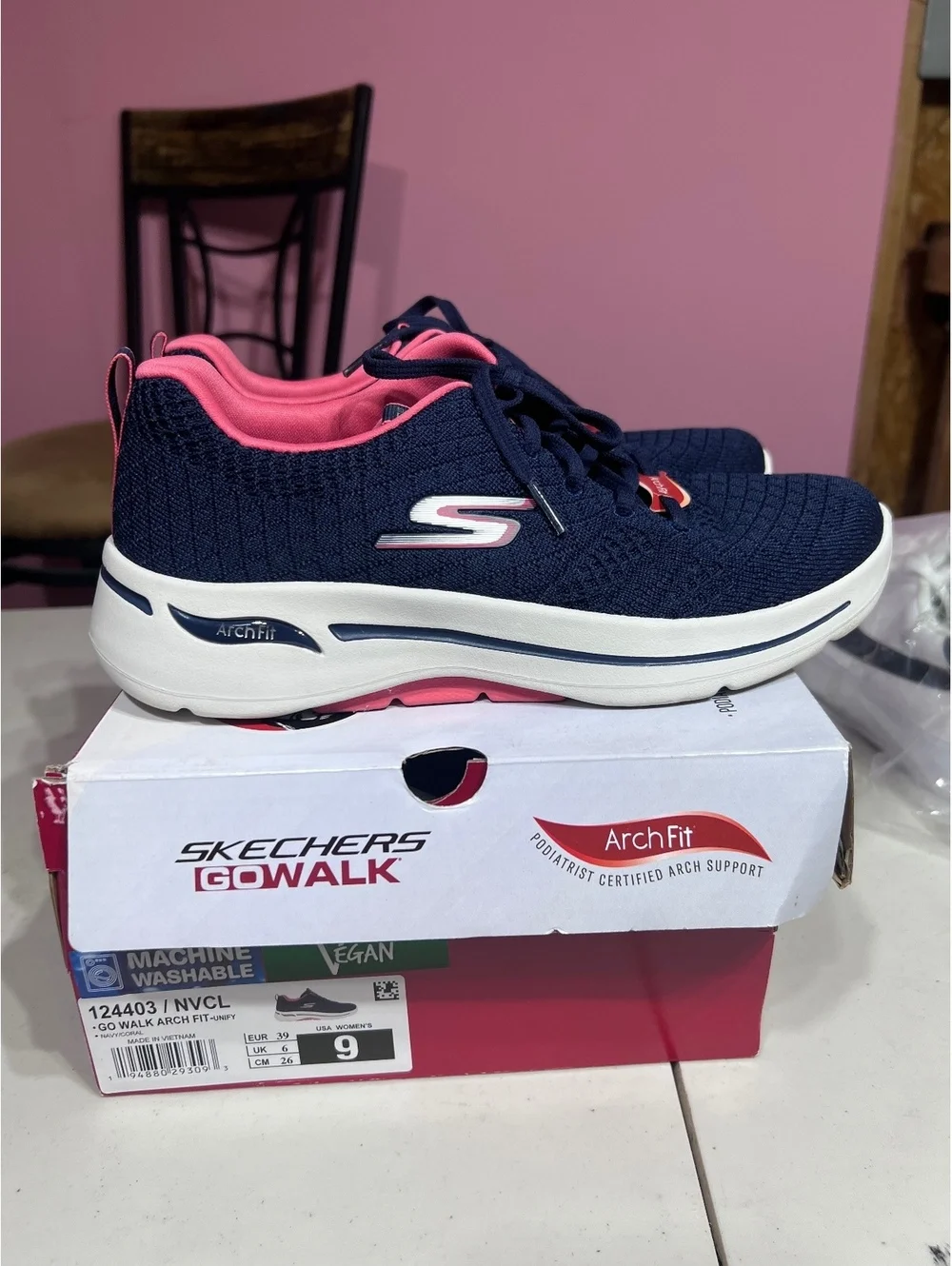 Skechers GOwalk Arch Fit Women's Walking Shoes Size 9 Navy Coral